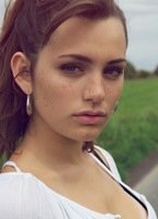 Ella Rumpf