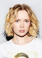 Amelia Eve