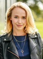 Amy Leighton