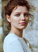Chloe Levine