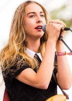 Este Haim