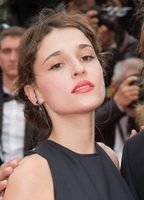 Lola Bessis