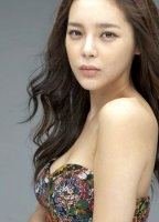 Park Si-yeon