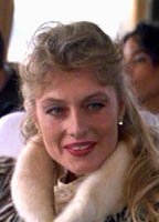 Mary Stavin