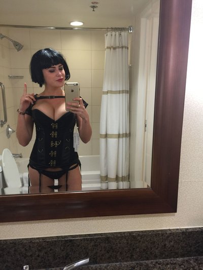 Nicolle Radzivil