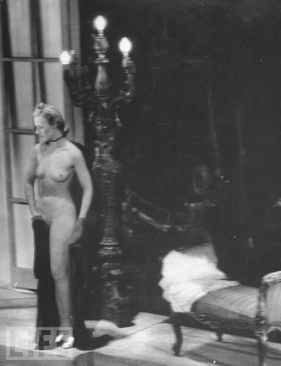 Phyllis Dixey