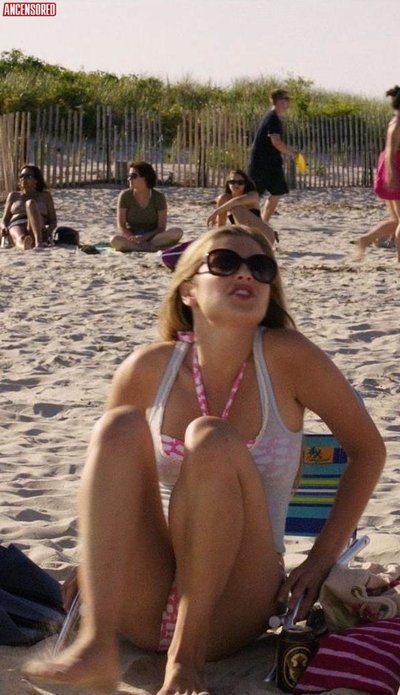 Zoe Levin