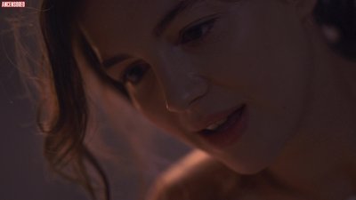 Ella Hunt