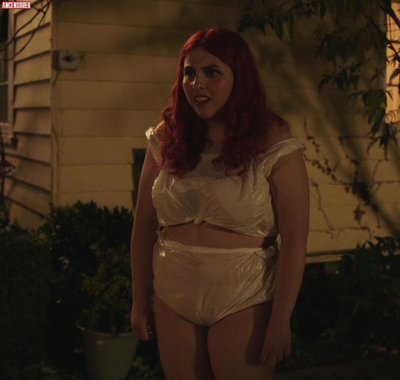 Beanie Feldstein