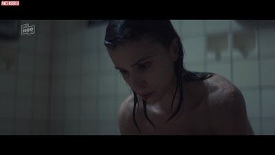 Aylin Tezel