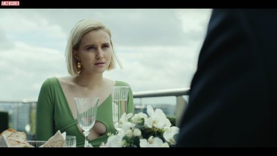 Julia Goldani Telles