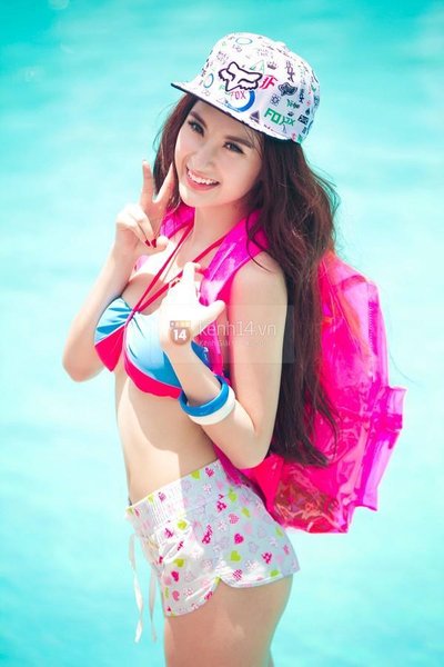 Angela Phuong Trinh