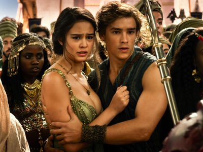 Courtney Eaton