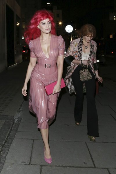 Daisy Lowe