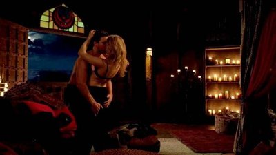 Эмили Бетт Рикардс (Emily Bett Rickards)