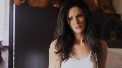 Laura Mennell