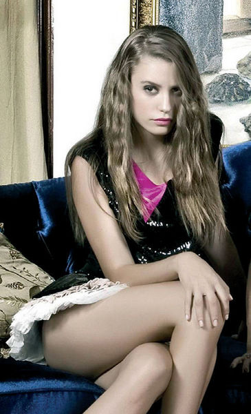 Серенай Сарикайя (Serenay Sarıkaya)
