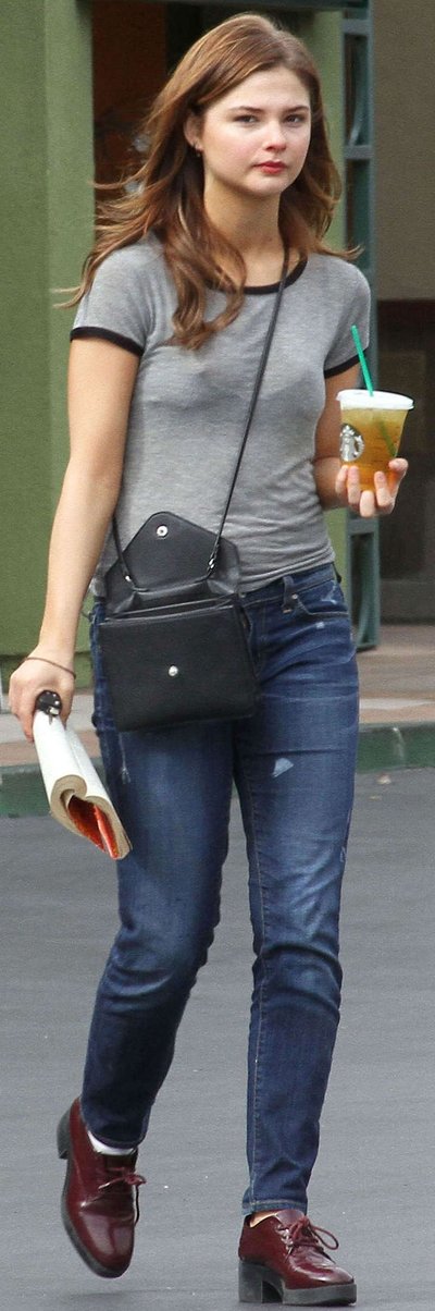 Stefanie Scott