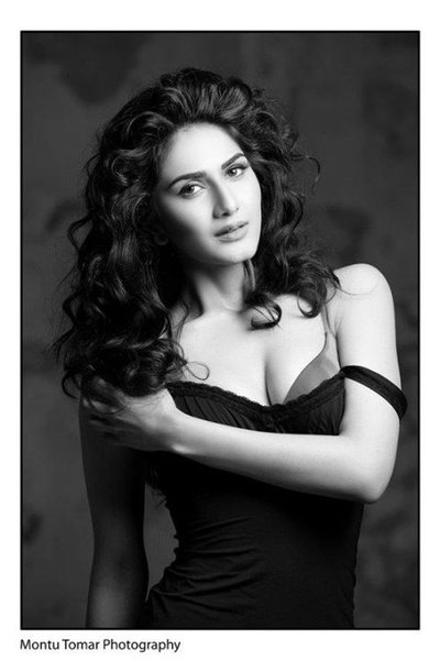 Вантаа Капур (Vaani kapoor)