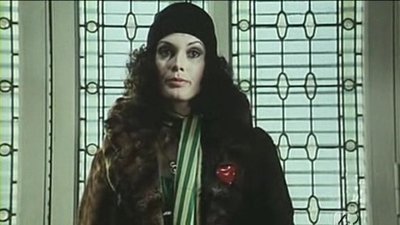 Martine Beswick